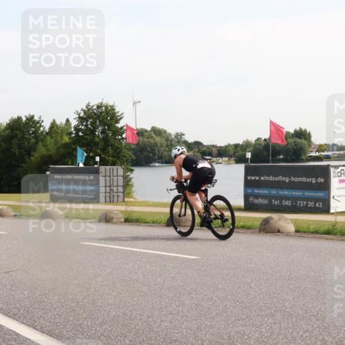 15.06.2025 - 27. Vierlanden-Triathlon H.Heesch http://msf.ph/oto/7998302 15.06.2025 09:48:13 Radfahren 6, 60, 246 meine-sportfotos.de