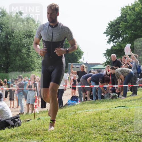 15.06.2025 - 27. Vierlanden-Triathlon KatJ http://msf.ph/oto/7998303 15.06.2025 09:56:05 Schwimmen 268, 277, 283, 285, 308, 310, 312, 322, 357 meine-sportfotos.de