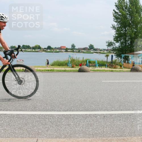 21.06.2025 - 27. Vierlanden-Triathlon H.Heesch http://msf.ph/oto/7998310 15.06.2025 12:30:27 Radfahren 640 meine-sportfotos.de