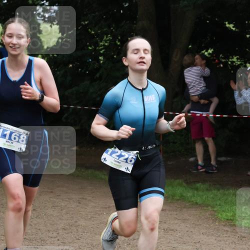 21.06.2025 - 27. Vierlanden-Triathlon Lena Gebhardt http://msf.ph/oto/7998327 15.06.2025 13:56:35 Laufen 202, 1168, 14, 2025, 226 meine-sportfotos.de
