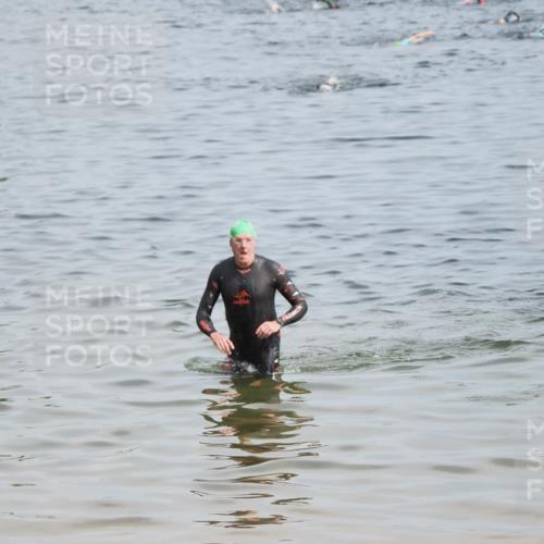 21.06.2025 - 27. Vierlanden-Triathlon MichiJ http://msf.ph/oto/7998367 15.06.2026 10:02:31 Schwimmen  meine-sportfotos.de
