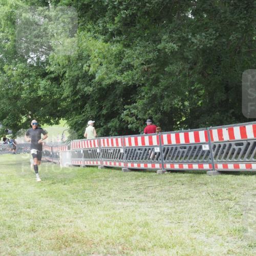 21.06.2025 - 27. Vierlanden-Triathlon KatJ http://msf.ph/oto/7998368 15.06.2025 12:52:57 Ziel 822 meine-sportfotos.de
