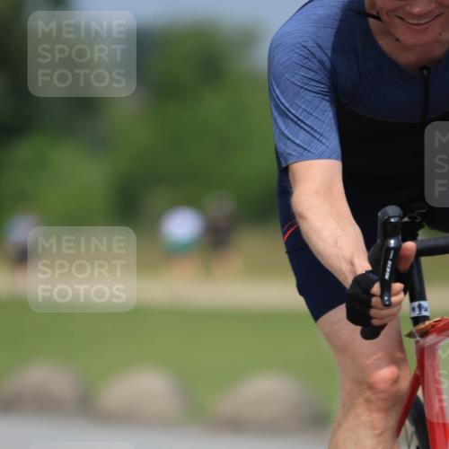 21.06.2025 - 27. Vierlanden-Triathlon H.Heesch http://msf.ph/oto/7998372 15.06.2025 12:28:07 Radfahren 845, 857, 892 meine-sportfotos.de