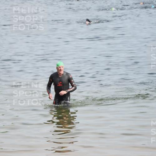 21.06.2025 - 27. Vierlanden-Triathlon MichiJ http://msf.ph/oto/7998387 15.06.2026 10:02:31 Schwimmen  meine-sportfotos.de
