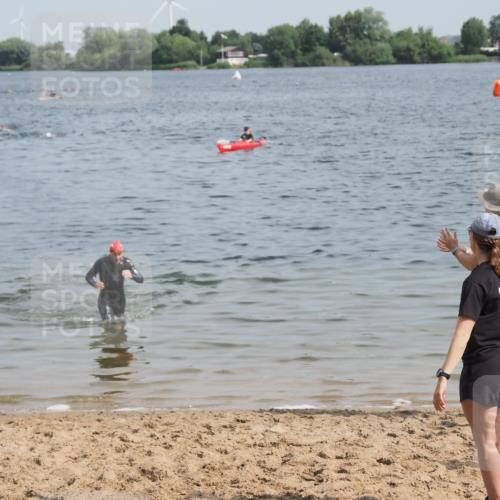 21.06.2025 - 27. Vierlanden-Triathlon MichiJ http://msf.ph/oto/7998400 15.06.2026 10:02:33 Schwimmen 397 meine-sportfotos.de