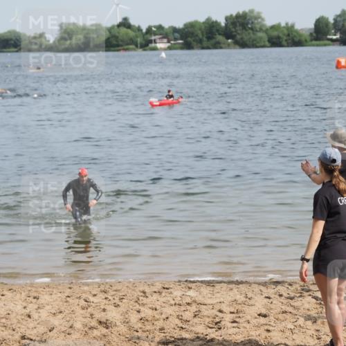 21.06.2025 - 27. Vierlanden-Triathlon MichiJ http://msf.ph/oto/7998407 15.06.2026 10:02:33 Schwimmen 397 meine-sportfotos.de