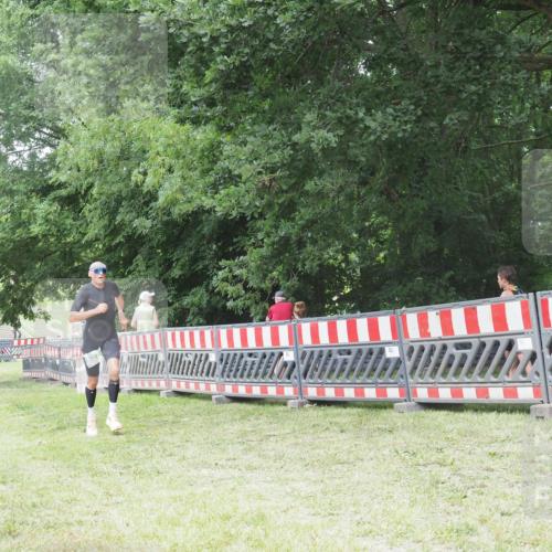 21.06.2025 - 27. Vierlanden-Triathlon KatJ http://msf.ph/oto/7998447 15.06.2025 12:52:58 Ziel 822 meine-sportfotos.de