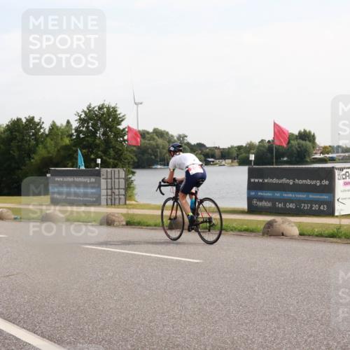 15.06.2025 - 27. Vierlanden-Triathlon H.Heesch http://msf.ph/oto/7998500 15.06.2025 09:50:46 Radfahren 208 meine-sportfotos.de