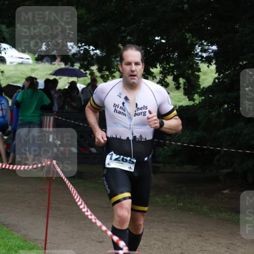 21.06.2025 - 27. Vierlanden-Triathlon Lena Gebhardt http://msf.ph/oto/7998503 15.06.2025 13:57:00 Laufen 1265 meine-sportfotos.de
