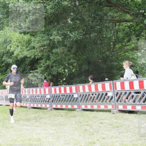 21.06.2025 - 27. Vierlanden-Triathlon KatJ http://msf.ph/oto/7998510 15.06.2025 12:52:59 Ziel 822 meine-sportfotos.de