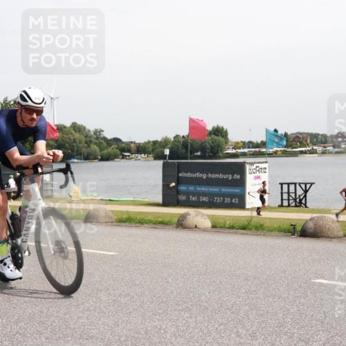 15.06.2025 - 27. Vierlanden-Triathlon H.Heesch http://msf.ph/oto/7998553 15.06.2025 11:36:58 Radfahren 123, 642 meine-sportfotos.de