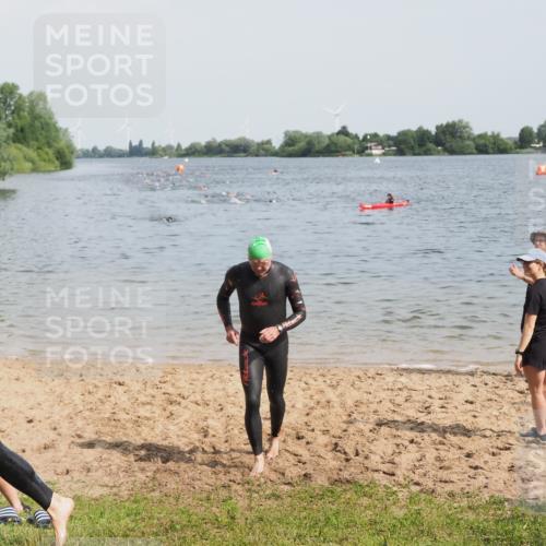 21.06.2025 - 27. Vierlanden-Triathlon MichiJ http://msf.ph/oto/7998560 15.06.2026 10:02:42 Schwimmen 397, 405 meine-sportfotos.de