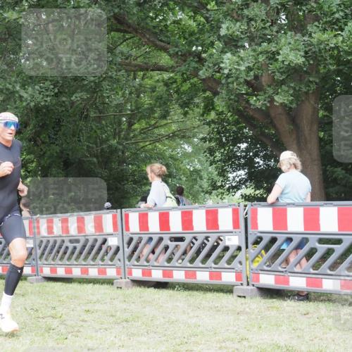 21.06.2025 - 27. Vierlanden-Triathlon KatJ http://msf.ph/oto/7998562 15.06.2025 12:53:00 Ziel 822 meine-sportfotos.de