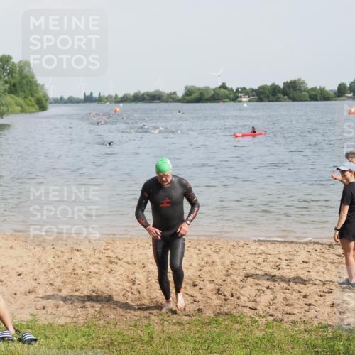 21.06.2025 - 27. Vierlanden-Triathlon MichiJ http://msf.ph/oto/7998578 15.06.2026 10:02:42 Schwimmen 397, 405 meine-sportfotos.de