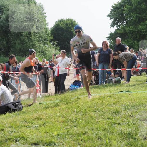 15.06.2025 - 27. Vierlanden-Triathlon KatJ http://msf.ph/oto/7998579 15.06.2025 09:56:10 Schwimmen 268, 277, 285, 310, 312, 315, 349, 357 meine-sportfotos.de
