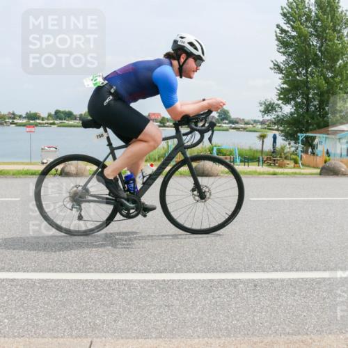 21.06.2025 - 27. Vierlanden-Triathlon H.Heesch http://msf.ph/oto/7998600 15.06.2025 12:31:17 Radfahren 750 meine-sportfotos.de
