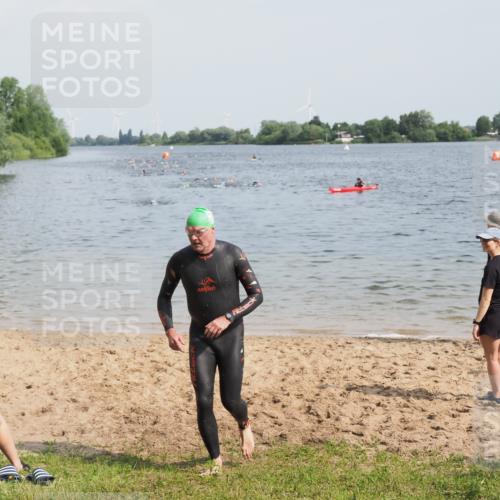 21.06.2025 - 27. Vierlanden-Triathlon MichiJ http://msf.ph/oto/7998613 15.06.2026 10:02:43 Schwimmen 397, 405 meine-sportfotos.de