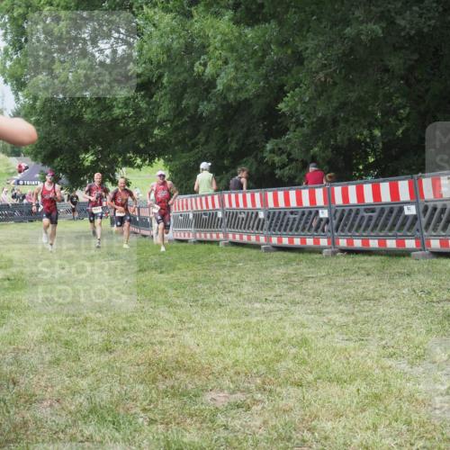 21.06.2025 - 27. Vierlanden-Triathlon KatJ http://msf.ph/oto/7998627 15.06.2025 12:53:11 Ziel 732, 989, 991, 992, 993 meine-sportfotos.de