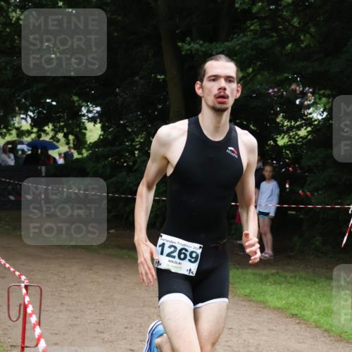 21.06.2025 - 27. Vierlanden-Triathlon Lena Gebhardt http://msf.ph/oto/7998641 15.06.2025 13:57:11 Laufen 202, 1269, 14 meine-sportfotos.de