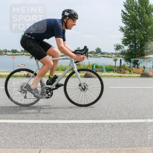 21.06.2025 - 27. Vierlanden-Triathlon H.Heesch http://msf.ph/oto/7998649 15.06.2025 12:31:31 Radfahren 779, 856 meine-sportfotos.de