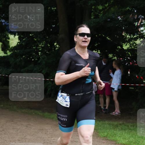 21.06.2025 - 27. Vierlanden-Triathlon Lena Gebhardt http://msf.ph/oto/7998670 15.06.2025 13:57:26 Laufen 202, 24 meine-sportfotos.de