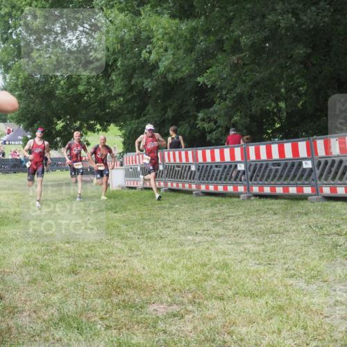 21.06.2025 - 27. Vierlanden-Triathlon KatJ http://msf.ph/oto/7998682 15.06.2025 12:53:11 Ziel 732, 989, 991, 992, 993 meine-sportfotos.de