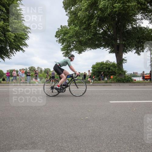 15.06.2025 - 7 Türme Triathlon Yannick Fuchs http://msf.ph/oto/7998684 15.06.2025 14:00:27 Radfahren 405 meine-sportfotos.de