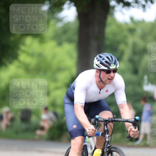15.06.2025 - 7 Türme Triathlon Yannick Fuchs http://msf.ph/oto/7998687 15.06.2025 13:13:28 Radfahren 662, 668, 726, 771, 854 meine-sportfotos.de