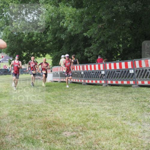 21.06.2025 - 27. Vierlanden-Triathlon KatJ http://msf.ph/oto/7998704 15.06.2025 12:53:11 Ziel 732, 989, 991, 992, 993 meine-sportfotos.de