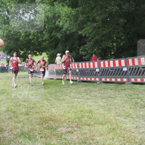21.06.2025 - 27. Vierlanden-Triathlon KatJ http://msf.ph/oto/7998721 15.06.2025 12:53:12 Ziel 35, 732, 989, 991, 992, 993 meine-sportfotos.de