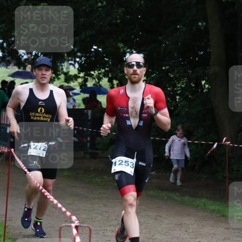 21.06.2025 - 27. Vierlanden-Triathlon Lena Gebhardt http://msf.ph/oto/7998724 15.06.2025 13:57:49 Laufen 1272, 1253 meine-sportfotos.de