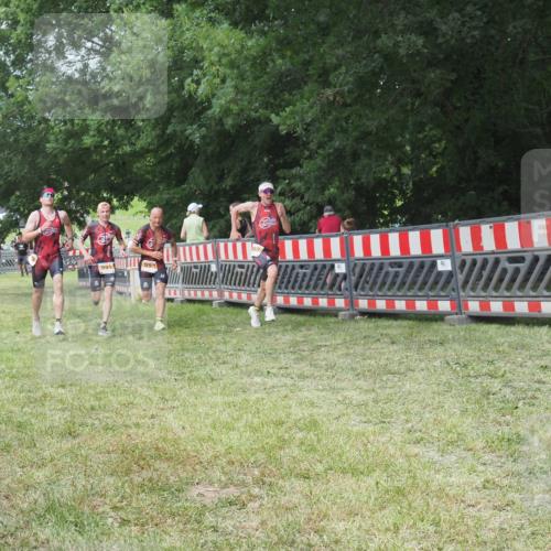 21.06.2025 - 27. Vierlanden-Triathlon KatJ http://msf.ph/oto/7998744 15.06.2025 12:53:12 Ziel 35, 732, 989, 991, 992, 993 meine-sportfotos.de