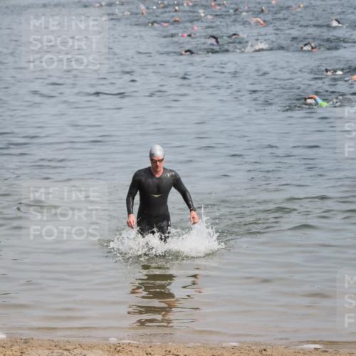 21.06.2025 - 27. Vierlanden-Triathlon MichiJ http://msf.ph/oto/7998745 15.06.2026 10:03:12 Schwimmen 406 meine-sportfotos.de