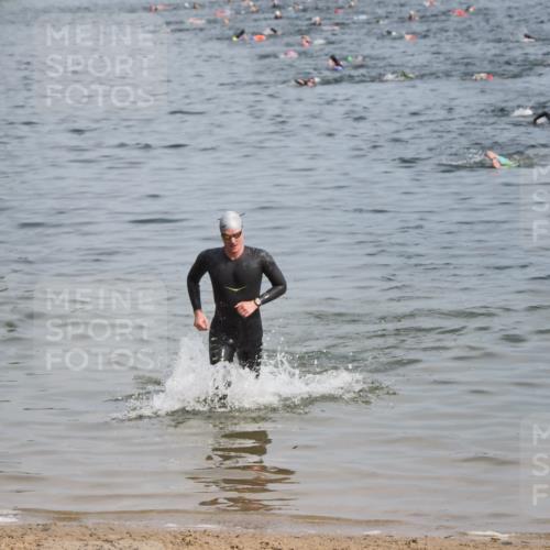 21.06.2025 - 27. Vierlanden-Triathlon MichiJ http://msf.ph/oto/7998791 15.06.2026 10:03:12 Schwimmen 406 meine-sportfotos.de