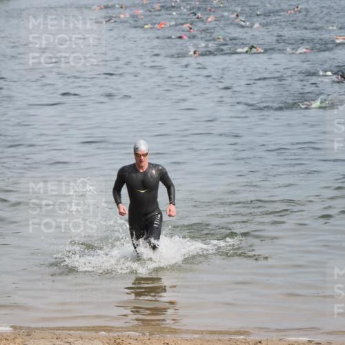 21.06.2025 - 27. Vierlanden-Triathlon MichiJ http://msf.ph/oto/7998813 15.06.2026 10:03:12 Schwimmen 406 meine-sportfotos.de