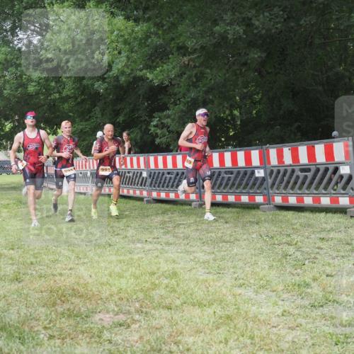 21.06.2025 - 27. Vierlanden-Triathlon KatJ http://msf.ph/oto/7998814 15.06.2025 12:53:12 Ziel 35, 732, 989, 991, 992, 993 meine-sportfotos.de