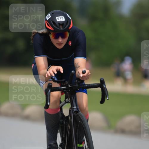 21.06.2025 - 27. Vierlanden-Triathlon H.Heesch http://msf.ph/oto/7998824 15.06.2025 12:29:32 Radfahren 928 meine-sportfotos.de