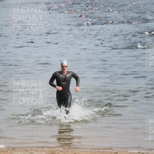 21.06.2025 - 27. Vierlanden-Triathlon MichiJ http://msf.ph/oto/7998832 15.06.2026 10:03:13 Schwimmen 406 meine-sportfotos.de