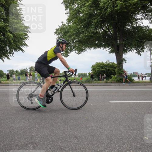15.06.2025 - 7 Türme Triathlon Yannick Fuchs http://msf.ph/oto/7998844 15.06.2025 14:08:46 Radfahren 294, 838 meine-sportfotos.de