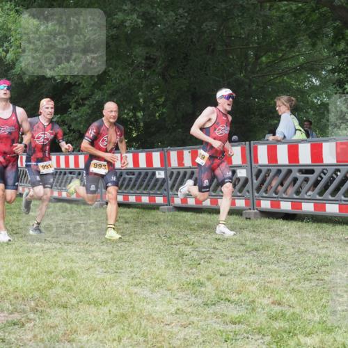 21.06.2025 - 27. Vierlanden-Triathlon KatJ http://msf.ph/oto/7998847 15.06.2025 12:53:13 Ziel 35, 732, 989, 991, 992, 993 meine-sportfotos.de