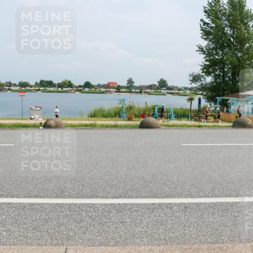 21.06.2025 - 27. Vierlanden-Triathlon H.Heesch http://msf.ph/oto/7998850 15.06.2025 12:31:42 Radfahren 785, 1000, 1001, 1002, 1003 meine-sportfotos.de