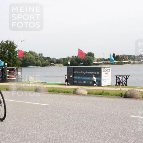 15.06.2025 - 27. Vierlanden-Triathlon H.Heesch http://msf.ph/oto/7998892 15.06.2025 11:38:12 Radfahren 644 meine-sportfotos.de