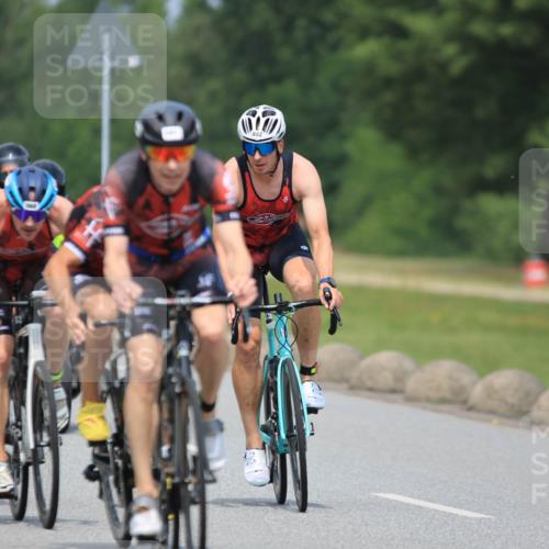 21.06.2025 - 27. Vierlanden-Triathlon H.Heesch http://msf.ph/oto/7998893 15.06.2025 12:29:42 Radfahren 937, 951, 989, 990, 991, 992, 993 meine-sportfotos.de