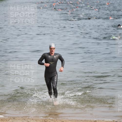 21.06.2025 - 27. Vierlanden-Triathlon MichiJ http://msf.ph/oto/7998896 15.06.2026 10:03:13 Schwimmen 406 meine-sportfotos.de