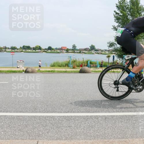 21.06.2025 - 27. Vierlanden-Triathlon H.Heesch http://msf.ph/oto/7998906 15.06.2025 12:31:42 Radfahren 785, 1000, 1001, 1002, 1003 meine-sportfotos.de