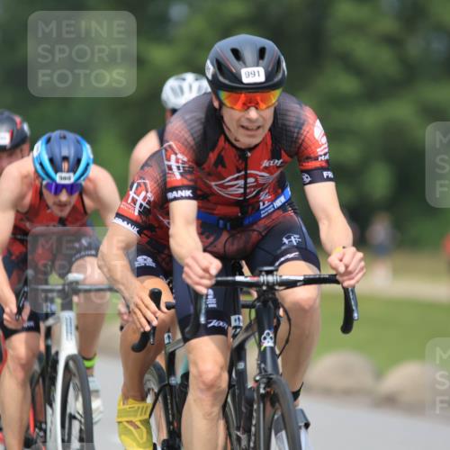 21.06.2025 - 27. Vierlanden-Triathlon H.Heesch http://msf.ph/oto/7998909 15.06.2025 12:29:42 Radfahren 937, 951, 989, 990, 991, 992, 993 meine-sportfotos.de