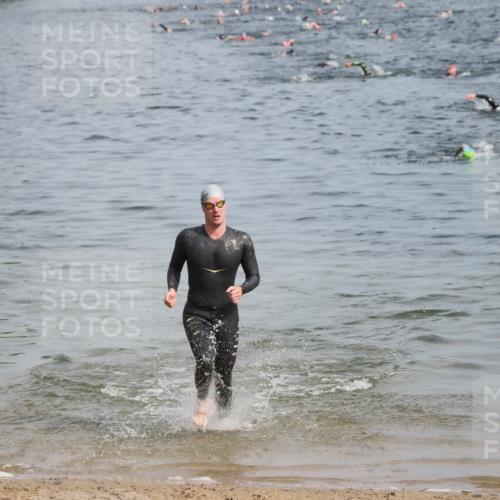 21.06.2025 - 27. Vierlanden-Triathlon MichiJ http://msf.ph/oto/7998925 15.06.2026 10:03:14 Schwimmen 406 meine-sportfotos.de