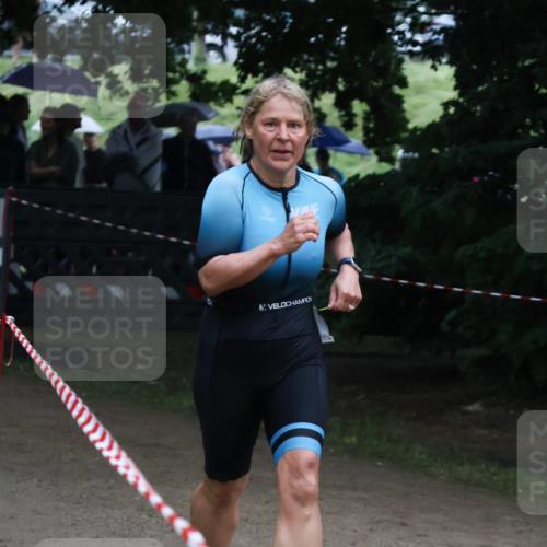 21.06.2025 - 27. Vierlanden-Triathlon Lena Gebhardt http://msf.ph/oto/7998927 15.06.2025 13:59:18 Laufen  meine-sportfotos.de