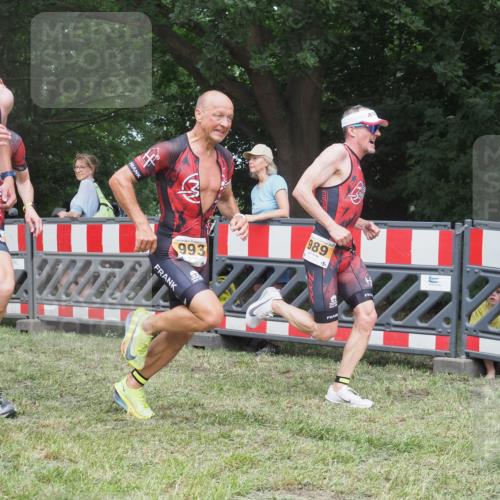 21.06.2025 - 27. Vierlanden-Triathlon KatJ http://msf.ph/oto/7998928 15.06.2025 12:53:14 Ziel 35, 732, 989, 991, 992, 993 meine-sportfotos.de
