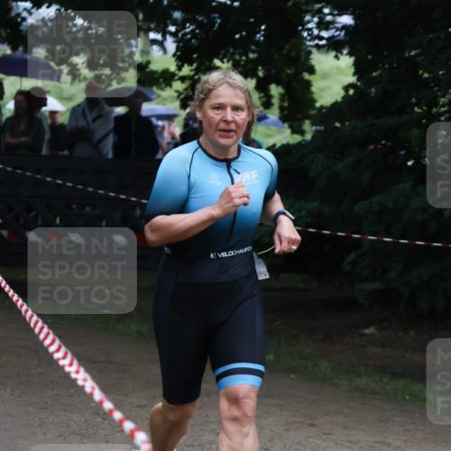 21.06.2025 - 27. Vierlanden-Triathlon Lena Gebhardt http://msf.ph/oto/7998937 15.06.2025 13:59:18 Laufen  meine-sportfotos.de